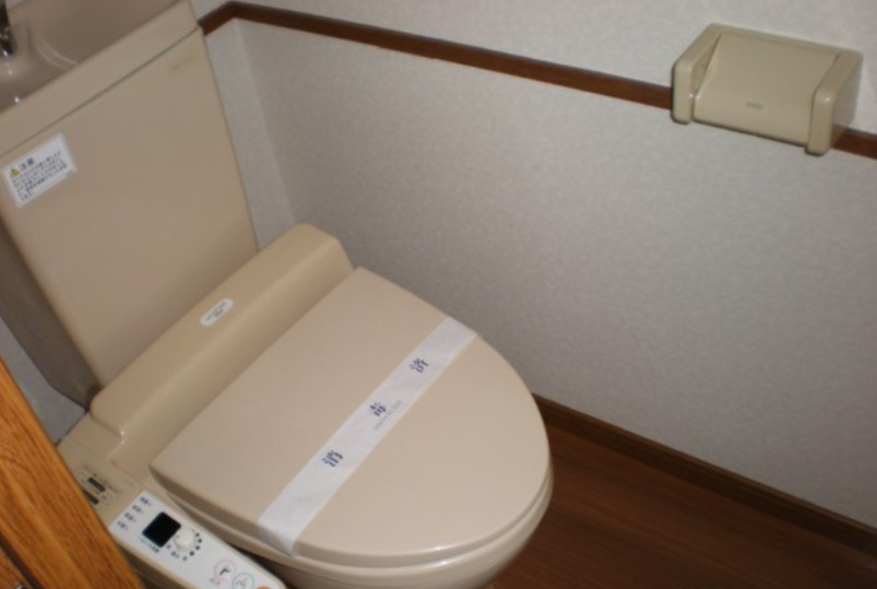 グリーンヒルズ東山Ⅱのトイレ|落ち着いた色調のトイレです