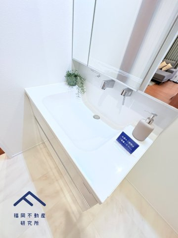 西区野方４丁目　5号地の独立洗面台