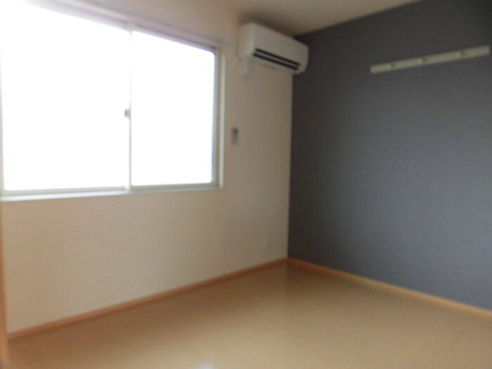 ボーン恵 B棟の洋室|B202 北側洋室