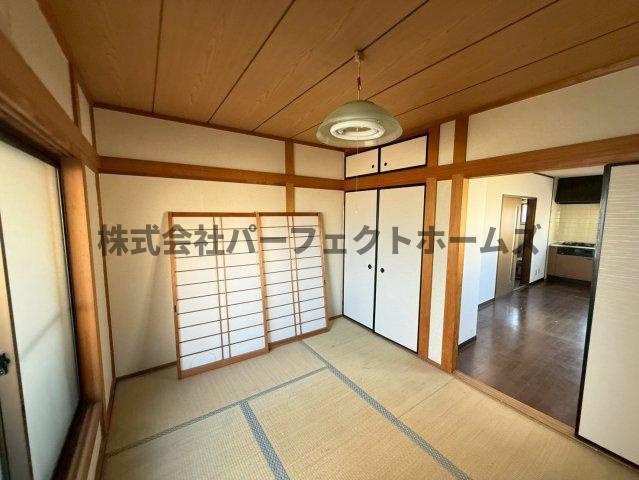 堀溝2丁目戸建　賃貸の和室|和室、ちょっとしたくつろぎスペースにいかがでしょうか