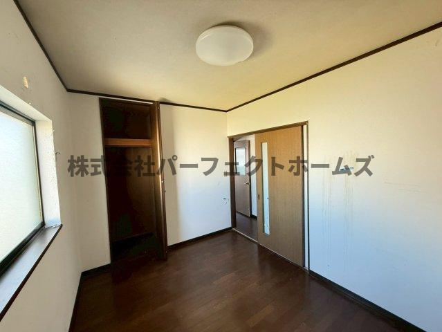 堀溝2丁目戸建　賃貸の洋室|明るい洋室です