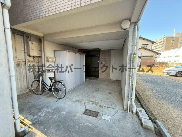 堀溝2丁目戸建　賃貸の駐車場|カースペースがあります