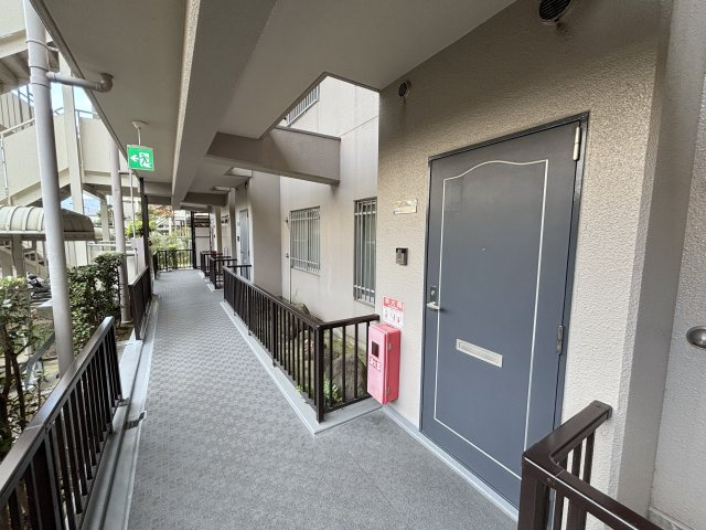 ～ペットと暮らせるマンション～アメリア４番館の玄関