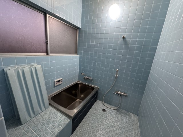 -三丁目不動産-　寄居町富田の浴室