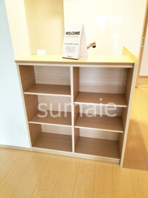 クレセントの収納|カウンターキッチンの裏側が棚に！