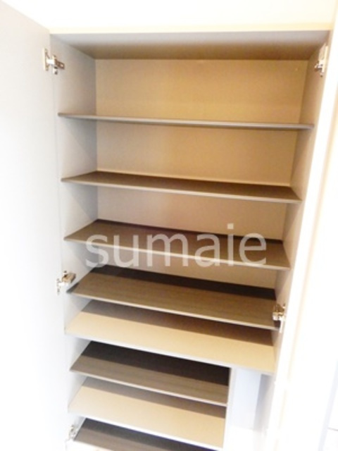 クレセントの収納|しっかり収納できるシューズボックス。