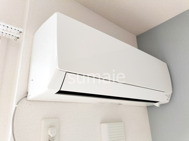 クレセントの設備|リビングにエアコンあります。