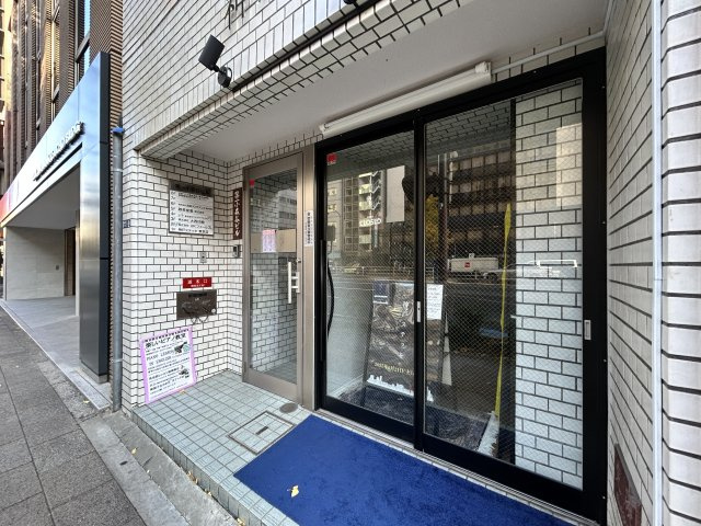 第１小森谷ビル　7Fのエントランス