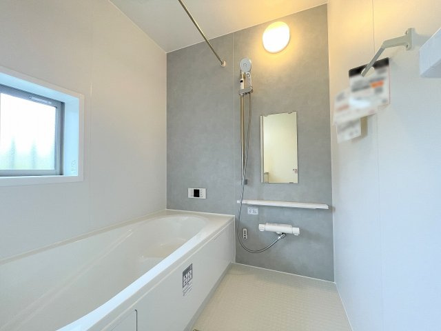 【浴室】 | ふじみ野市亀久保3丁目　新築一戸建住宅　全5棟　(ふじみ野店) | 1坪以上あるゆったりとした浴室です♪