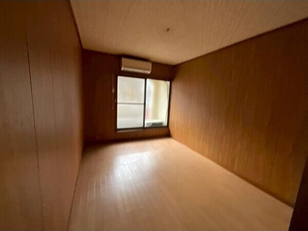 門真市野里町貸家の洋室