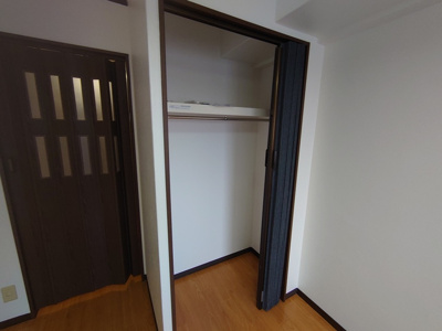 【収納】 | 土井グランドマンション | 綺麗で使い勝手の良いクローゼットです。