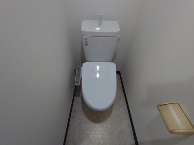 【トイレ】 | 土井グランドマンション | ウォシュレット付きのトイレです。