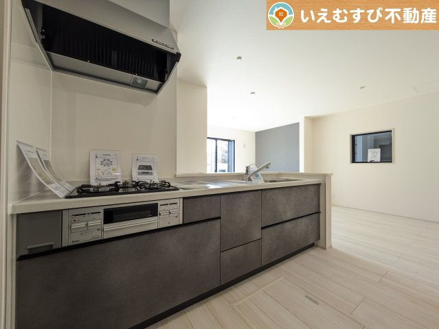 Livele Garden.S　熊谷万平町第3のキッチン|機能性収納性に溢れるキッチン。
収納もたっぷり付いていてすっきり片付く！毎日楽しくお料理が出来そうです！