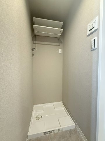 アンビシャス豊四季の独立洗面台|洗濯機置き場