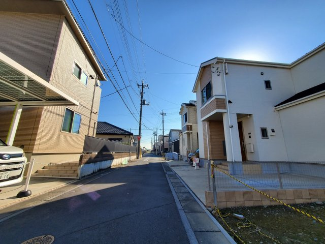 八潮市　南川崎　中古戸建の前面道路含む現地写真|前面道路含む現地写真です