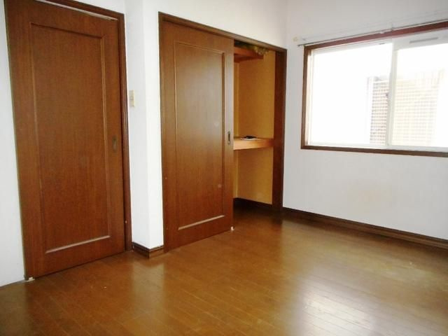 サンハウスの洋室