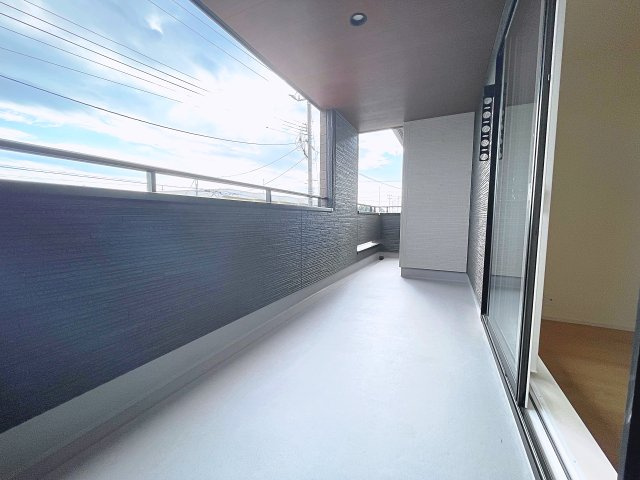 新築戸建・新築建売　郡山市大槻町針生　開成小・第一中のバルコニー|天候の急な変化にも柔軟に対応できる快適なインナーバルコニー！