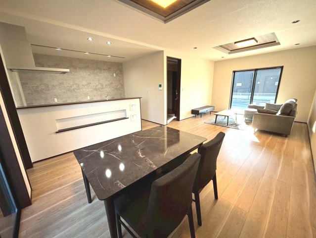 新築戸建　安八郡安八町南今ケ渕第１　全12区画分譲の居間・リビング|嬉しいリビング家具・照明つき！