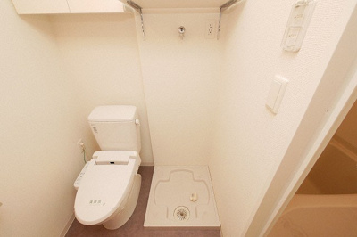 【設備】 | AFFLUENCE難波 | 洗濯機置き場です