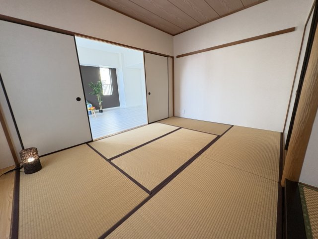 エリオ西神南２号棟の和室