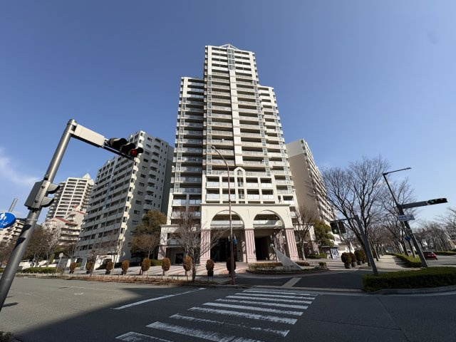 エリオ西神南２号棟の外観