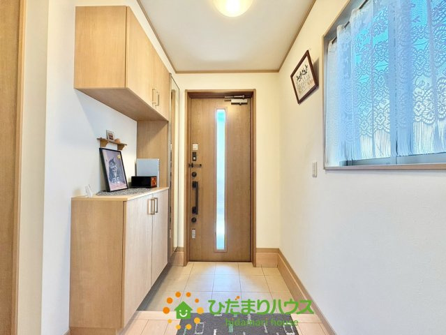 加須市船越　中古一戸建ての玄関|2025年12月8日撮影