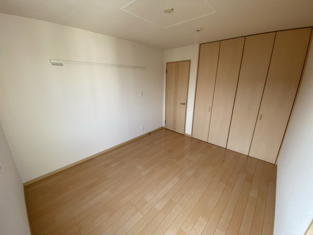 シャーメゾン南条Ｂ棟の寝室