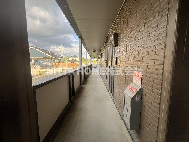 リビオン　Ｂ棟のエントランス|軽量鉄骨造のアパートです◇