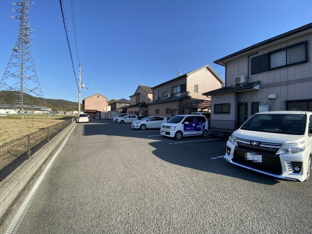 プチシャトーの駐車場