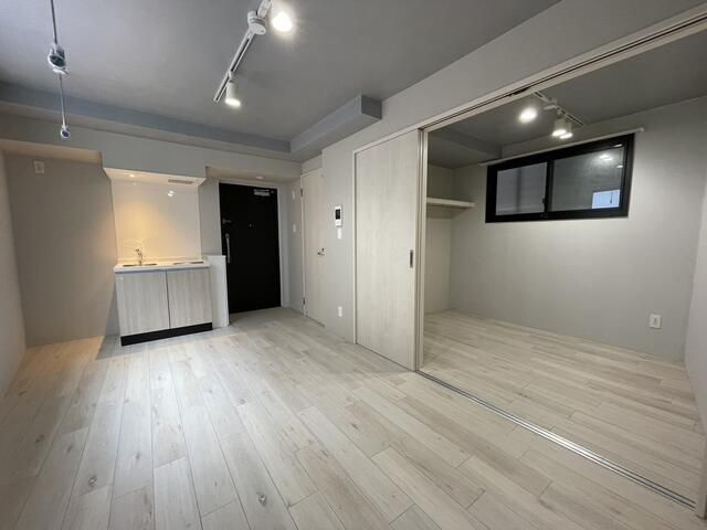 ＯＭＯＣｉ　ＤＥ　ＳＥＮＧＯＫＵの居間・リビング