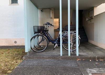【駐輪場】 | 鶴川２丁目団地 | マンションの駐輪場は、事前に空きがあるか確認を取ると安心です。せっかく入居したのに駐輪スペースがない！なんてことになったら大変ですよね。そこで、内見時や購入前にはまず事前に確認しておくと良いでしょう。