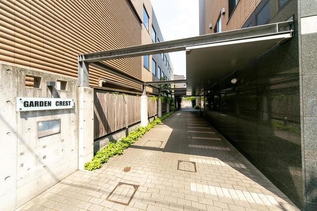 ガーデンクレストのエントランス