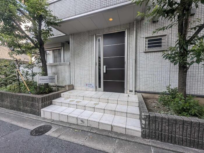 【エントランス】 | Cherry Court