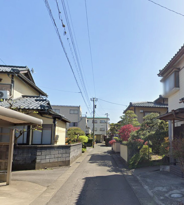 福井市幾久町　土地の前面道路含む現地写真