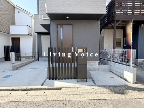 【エントランス】 | 【仲介手数料０円】相模原市南区相南3丁目　新築一戸建て　全2棟 | 相模原市南区相南3丁目　新築一戸建て　全2棟