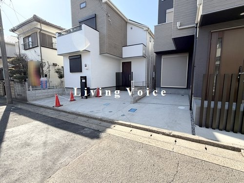 【居間・リビング】 | 【仲介手数料０円】相模原市南区相南3丁目　新築一戸建て　全2棟 | 相模原市南区相南3丁目　新築一戸建て　全2棟