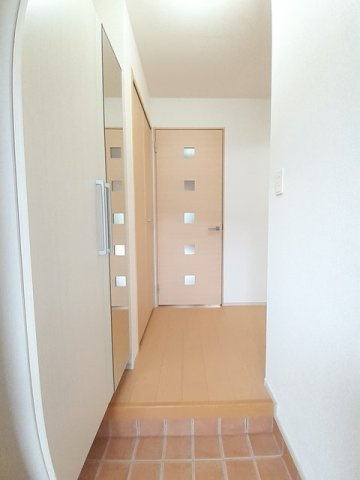 ワンピースの玄関|明るい玄関です