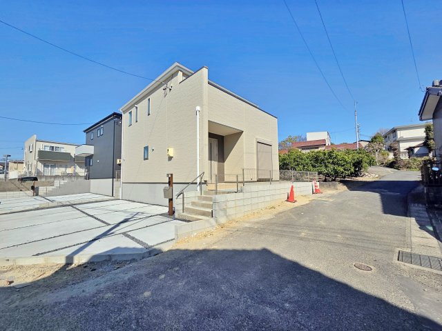 【前面道路含む現地写真】 | 東海市富木島町北島第２　2号棟