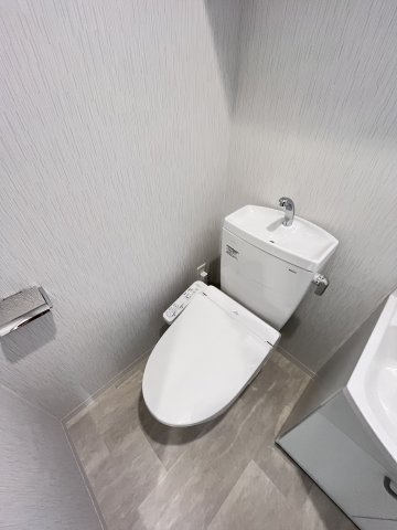 大阪市旭区森小路１丁目の賃貸マンションのトイレ