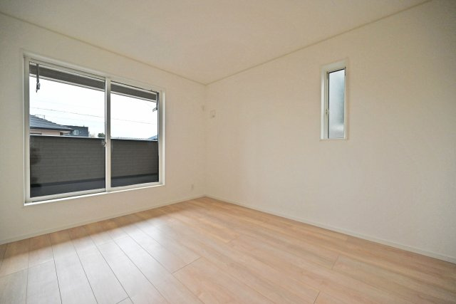 クレイドルガーデン戸ノ内町3丁目新築一戸建て│4LDK+並列駐車2台可の洋室|-主寝室(2F)-