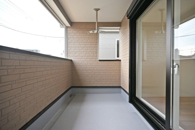 クレイドルガーデン戸ノ内町3丁目新築一戸建て│4LDK+並列駐車2台可のバルコニー|インナーバルコニーは雨の日も安心して洗濯物を干せるのが◎