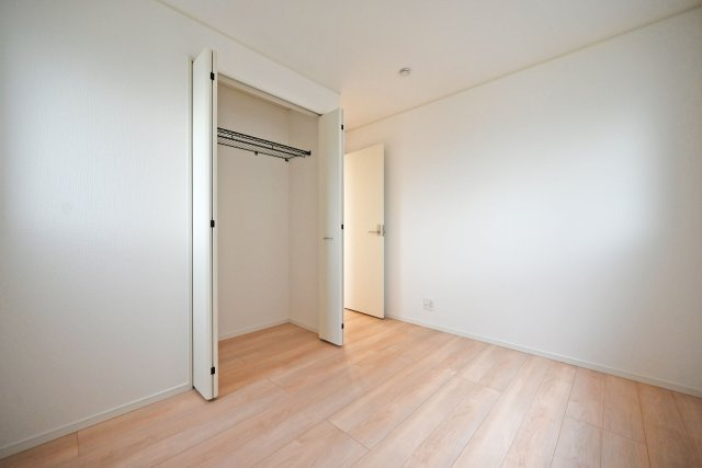 クレイドルガーデン戸ノ内町3丁目新築一戸建て│4LDK+並列駐車2台可の洋室|‐洋室5.1帖(2F)-