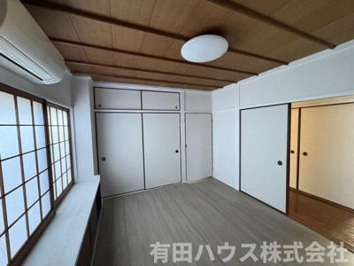 【洋室】 | W様有田市初島戸建 | 1Fキッチン横洋室