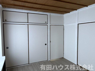 【洋室】 | W様有田市初島戸建 | 1Fキッチン横洋室