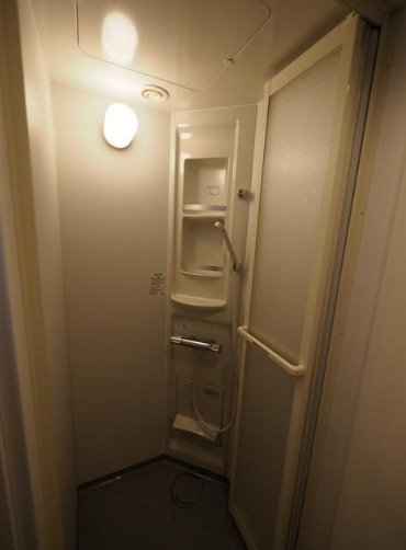 【浴室】 | 山興弥生町マンション | シャワールームを新設致しました。