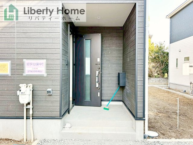 土浦市生田町第4　新築戸建　5号棟のエントランス