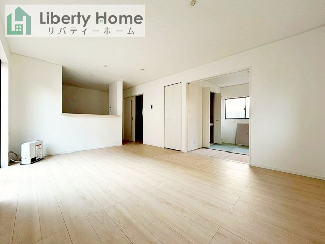 土浦市生田町第4　新築戸建　5号棟の居間・リビング