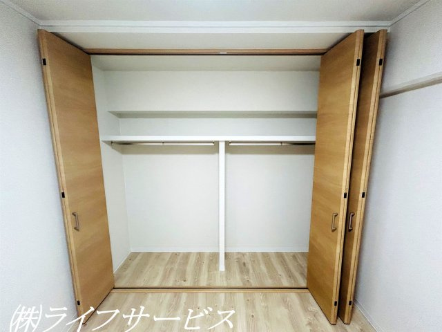 【収納】 | ネオハイツ新大阪 | キャッチ隣の洋室4.5帖／ワイドクローゼット有♪（入居前・2024年6月撮影）