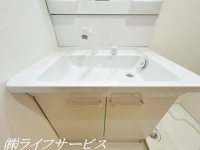 【洗面所】 | ネオハイツ新大阪 | 洗面室／洗面化粧台と洗濯パン新調済♪（入居前・2024年6月撮影）