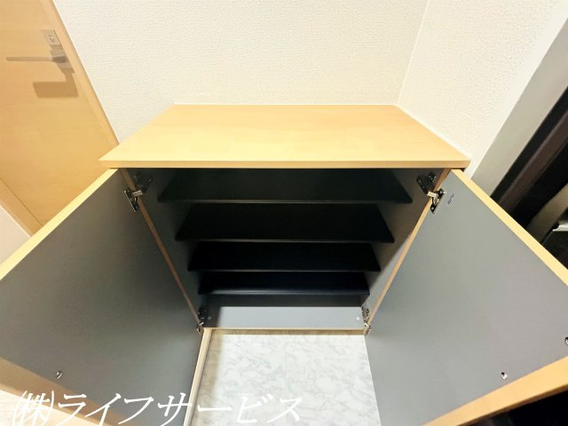 【玄関】 | ネオハイツ新大阪 | 玄関／シューズボックス新調（入居前・2024年6月撮影）